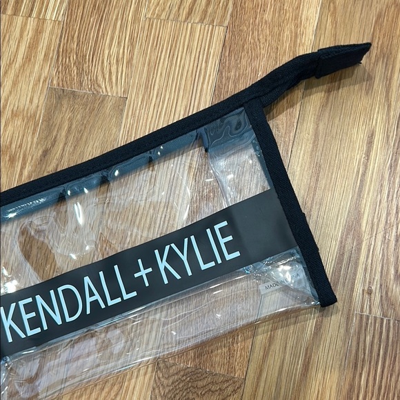 Kendall + Kylie Clear Cosmetic Bag zip travel bag airport safe new w/o tags - Picture 3 of 6